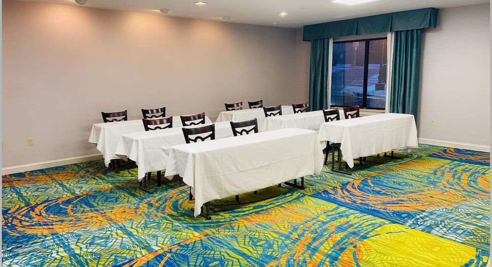 Wyndham Garden Erie,Pennsylvania>>Erie,2 star