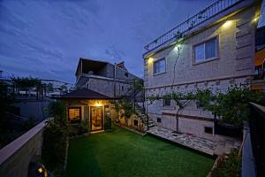epoch stone house
