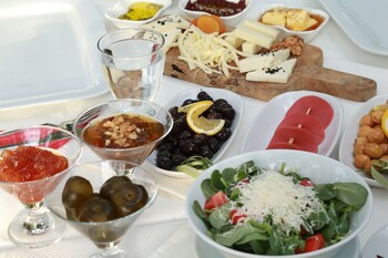 destina suit hotel