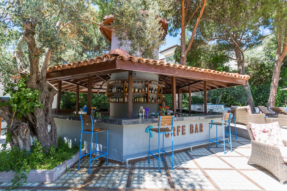 risus garden marina hotel