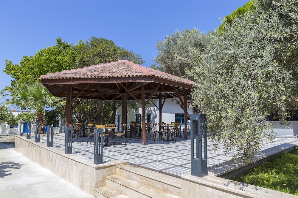 risus garden marina hotel