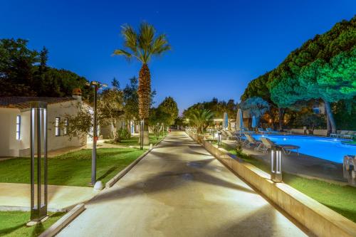 risus garden marina hotel