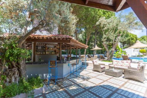 risus garden marina hotel