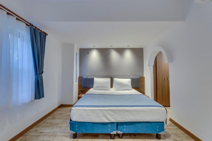 risus garden marina hotel