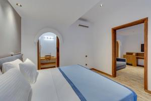 risus garden marina hotel