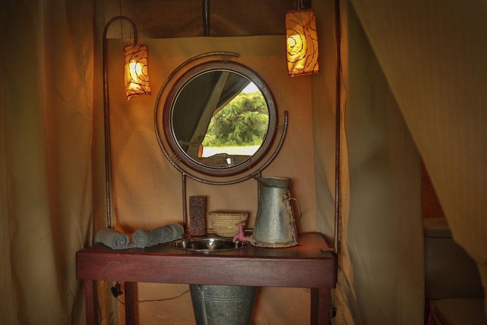 pakulala safari camp east africa camps