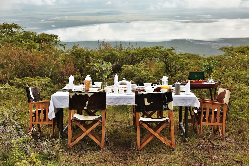 pakulala safari camp east africa camps