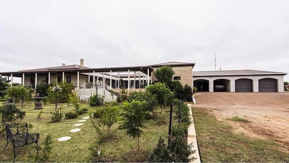 fairway manor accommodation