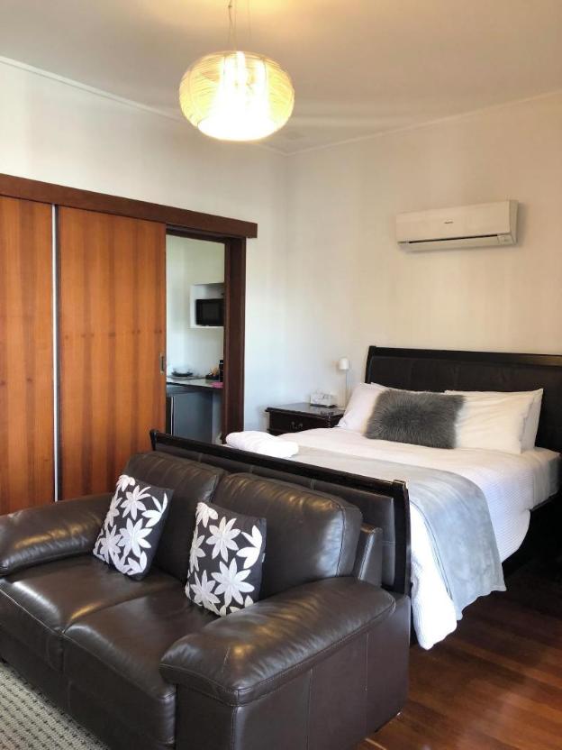 fairway manor accommodation