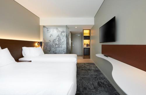 holiday inn express newcastle an ihg hotel