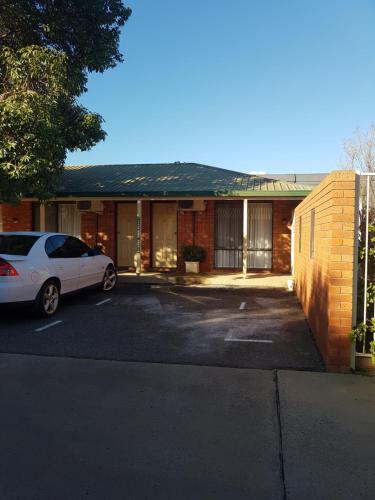 yambil inn motel