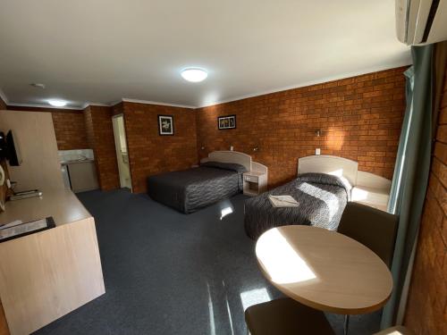 yambil inn motel