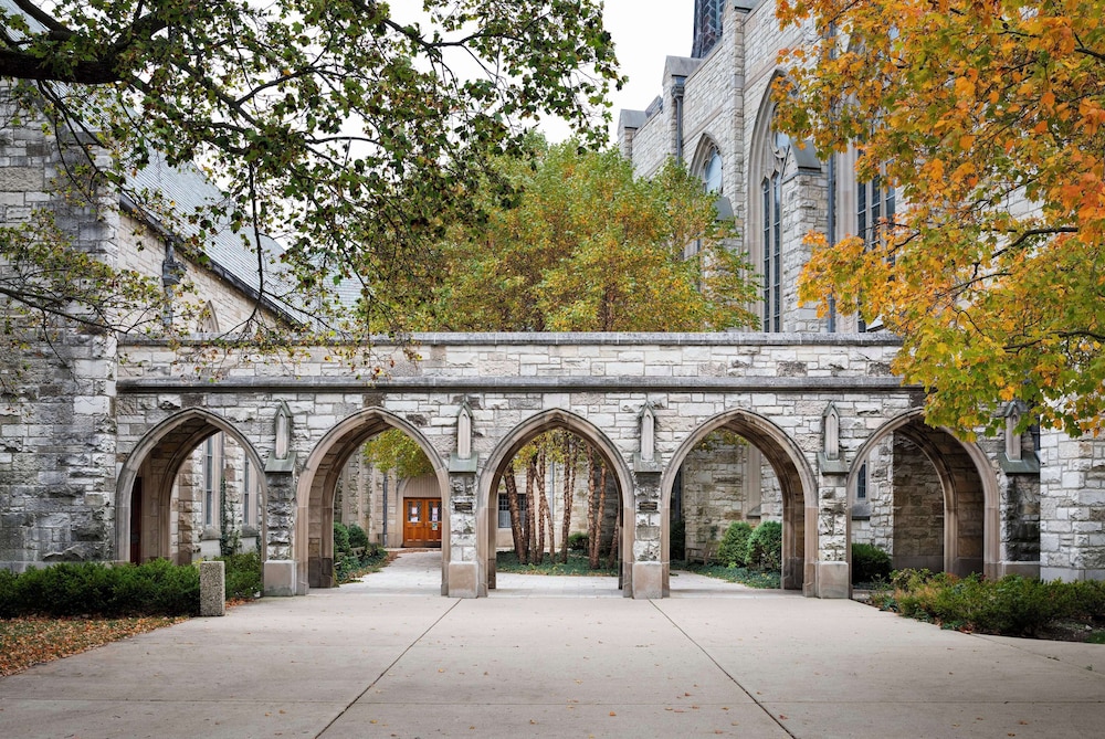 Graduate By Hilton Evanston,Near Northwestern University,4 star