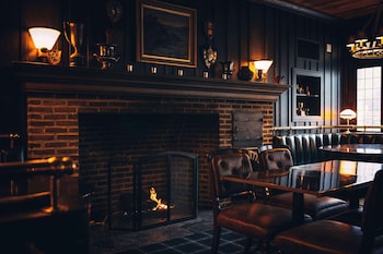 Graduate By Hilton Evanston,Near Northwestern University,4 star