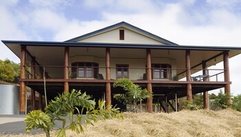 the summit bandb