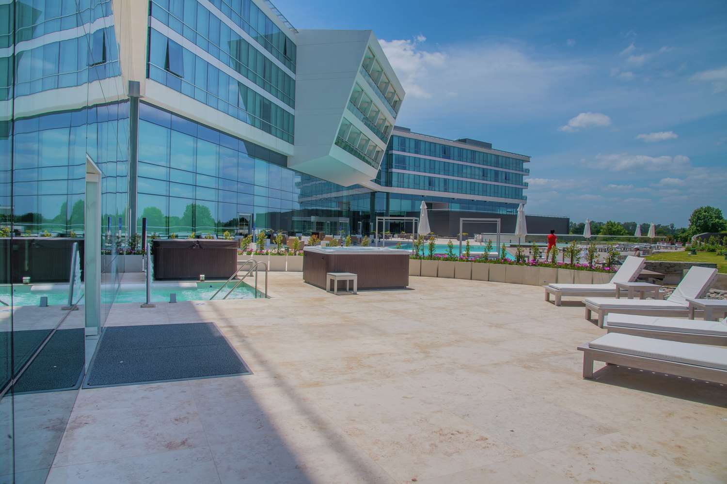 hilton pilar