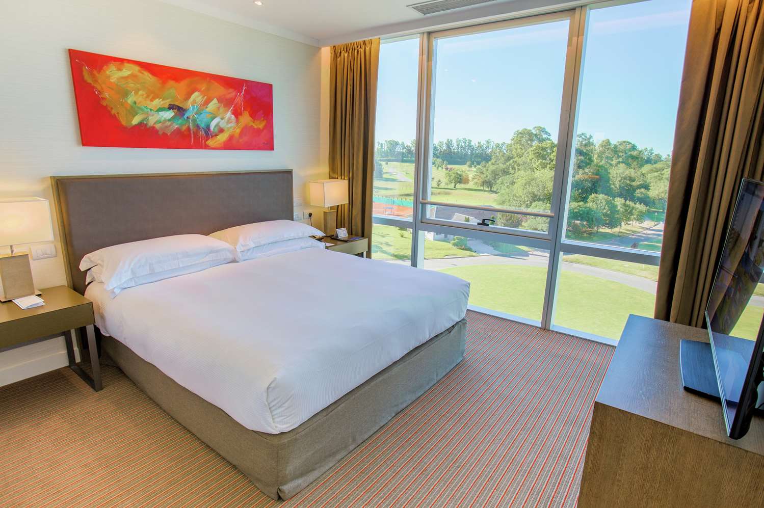 hilton pilar