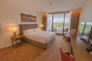 hilton pilar