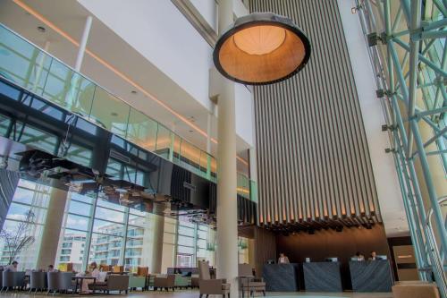 hilton pilar
