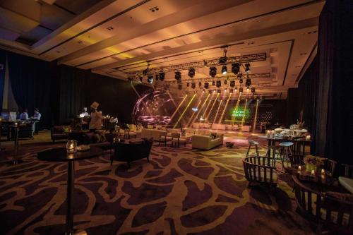 hilton pilar
