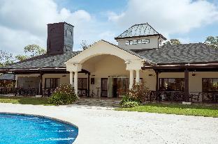 hilton pilar