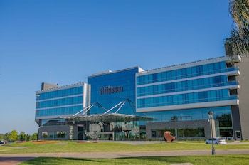 hilton pilar
