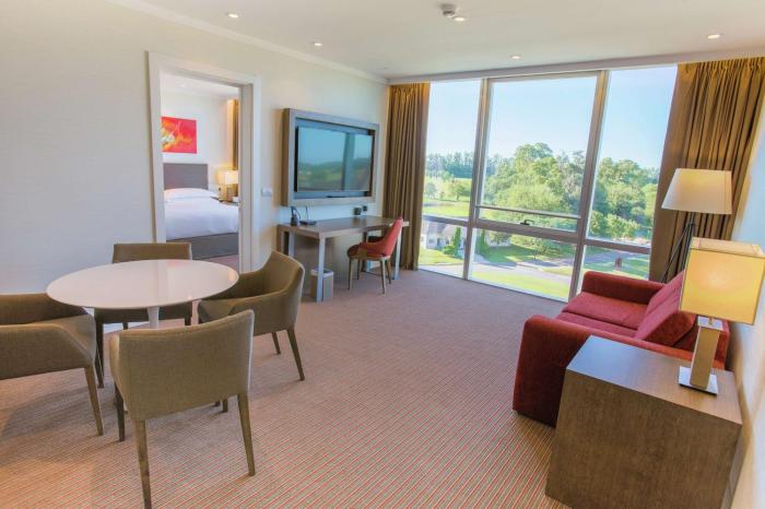 hilton pilar