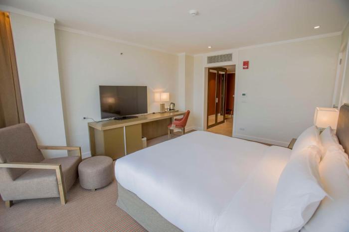 hilton pilar