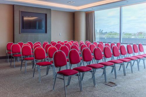 hilton pilar