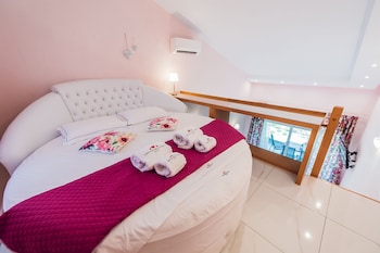 dream boutique apartments