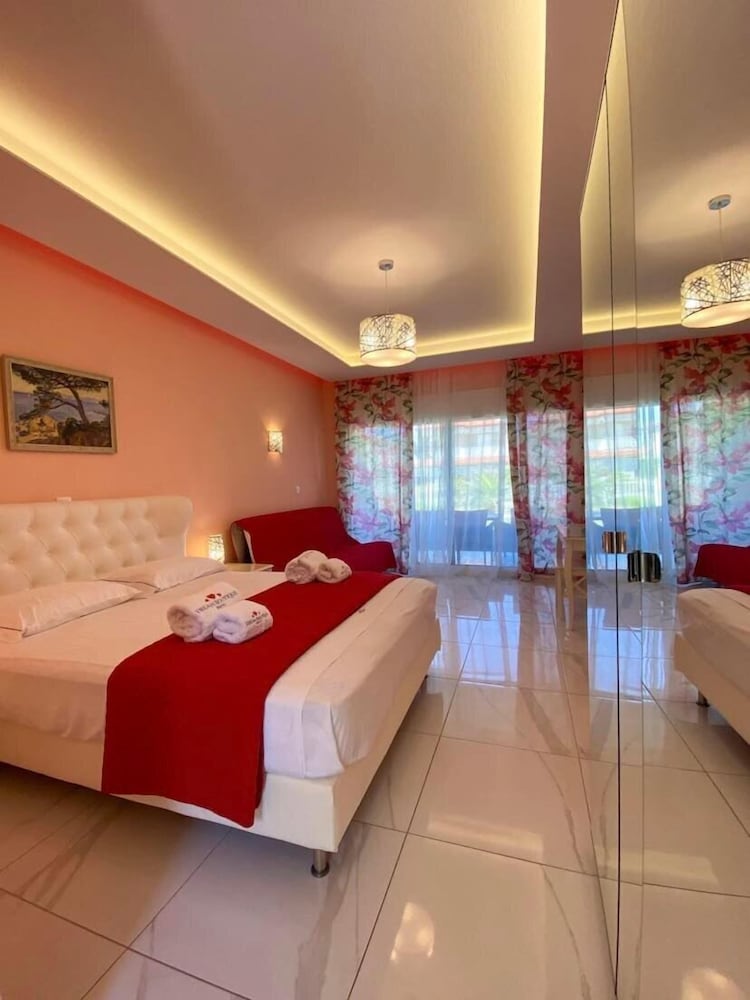 dream boutique apartments