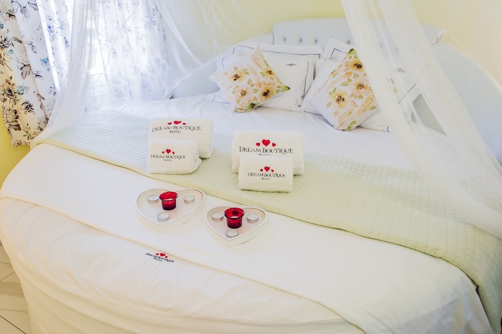 dream boutique apartments