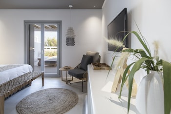adorno beach hotel and suites