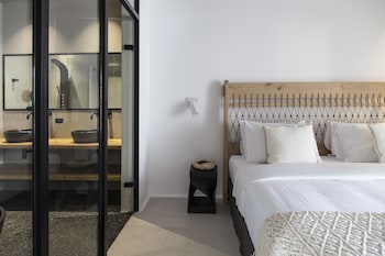 adorno beach hotel and suites