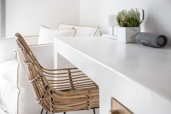 adorno beach hotel and suites