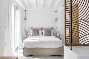 adorno beach hotel and suites