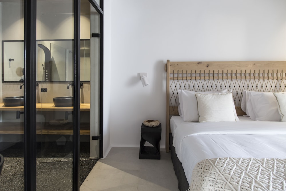 adorno beach hotel and suites