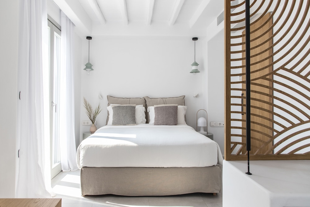 adorno beach hotel and suites