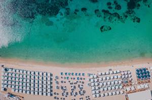 adorno beach hotel and suites