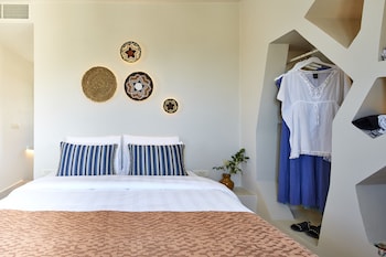 aeon suites adults only