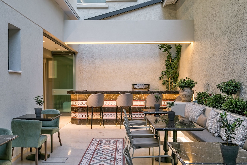 estia boutique apartments