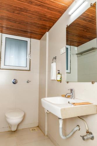 j hotel and banquets