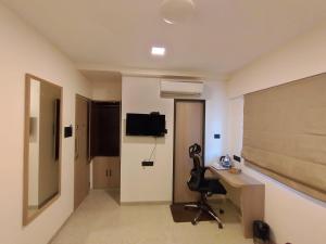 j hotel and banquets