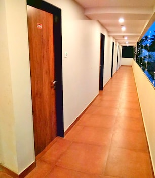 Hotel Viva Anjuna,198/36A, Behind Don Jao Resort, Next Peace Land Guest House, Sorranto Vaddo, Anjuna,3 star