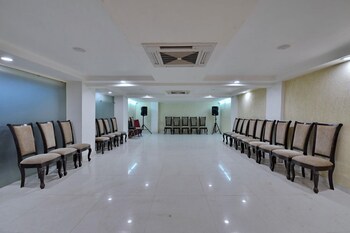 hotel tilak bhopal