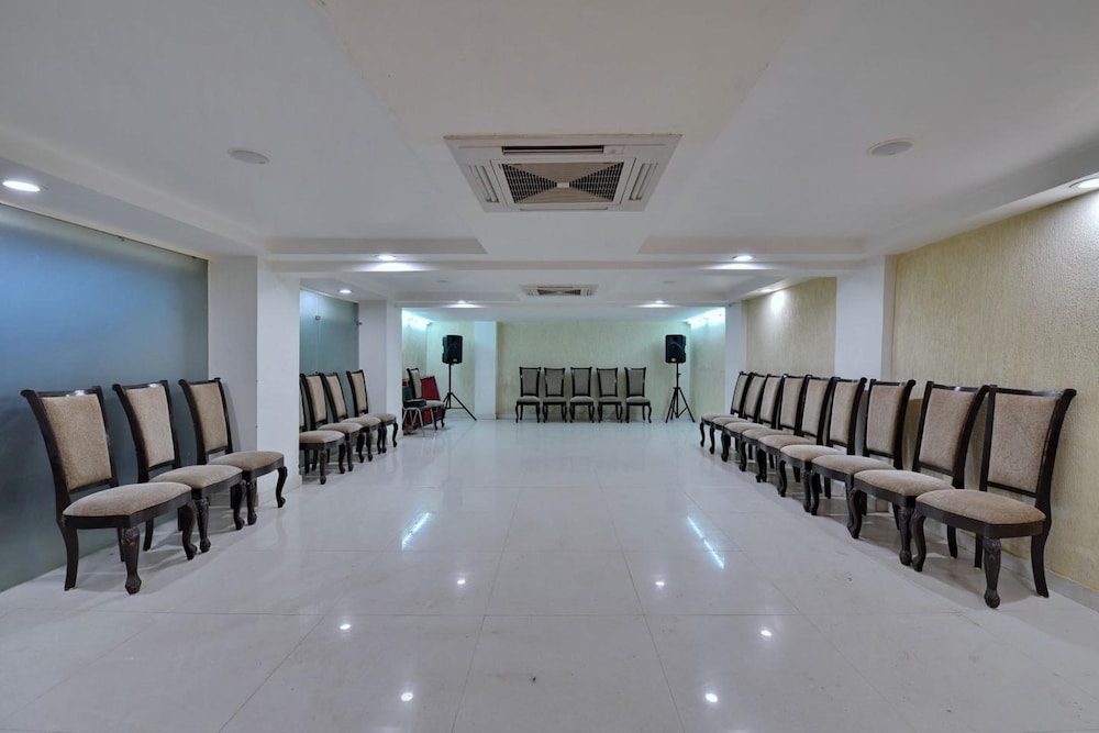 hotel tilak bhopal