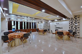 hotel tilak bhopal