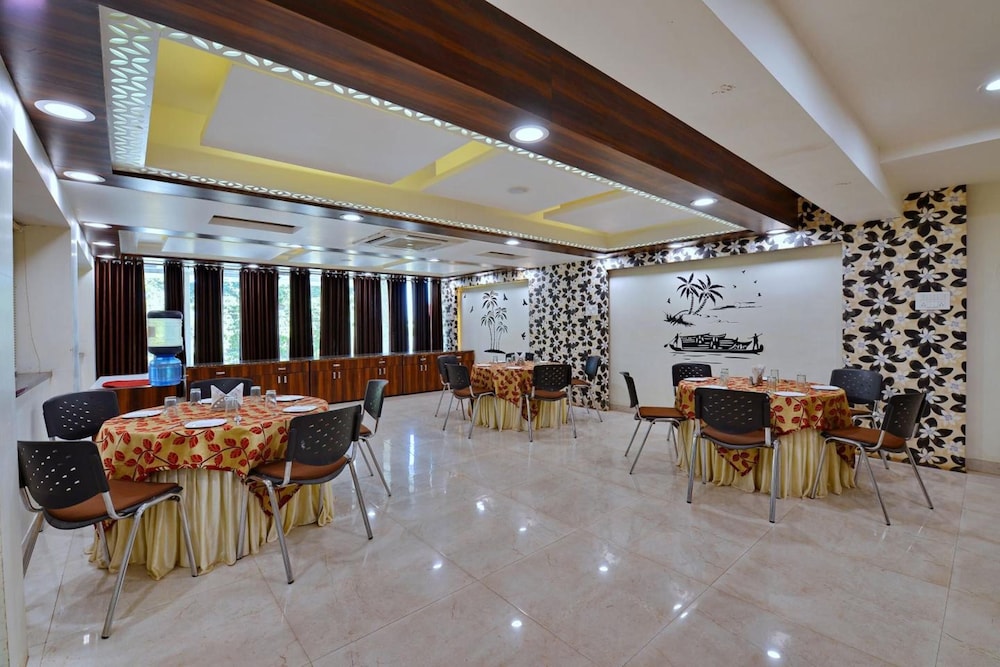 hotel tilak bhopal