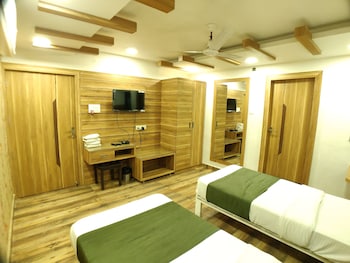 hotel tilak bhopal