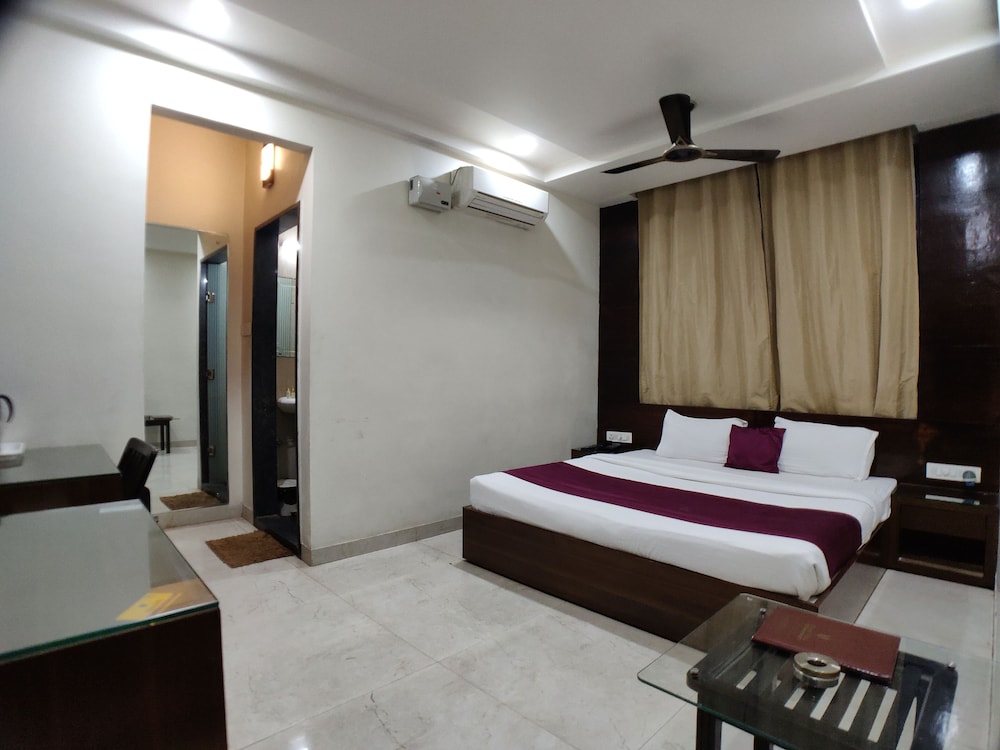 hotel tilak bhopal